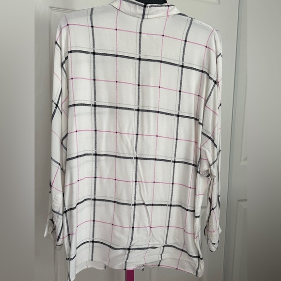 Vince Camuto Boyfriend Shirt - Picture 5 of 7